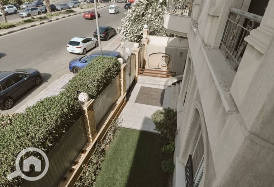 4 1f18d84c-08af-48ac-8f52-7c0de85789d7. jpg