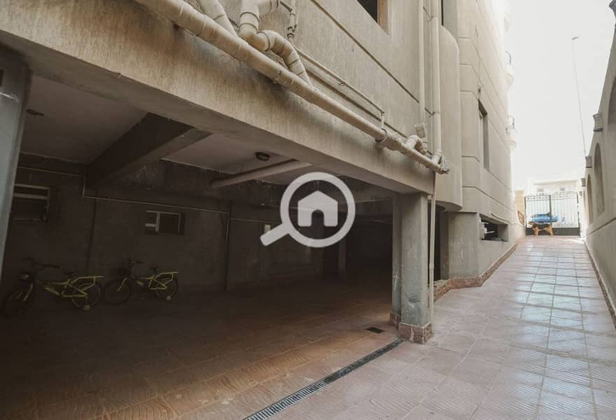 5 4f6c1d1b-3c26-459f-8a3a-9102b7baa06e. jpg