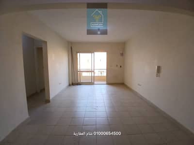 شقة 2 غرفة نوم للايجار في الشيخ زايد، الجيزة - IMG-20251229-WA0052. jpg