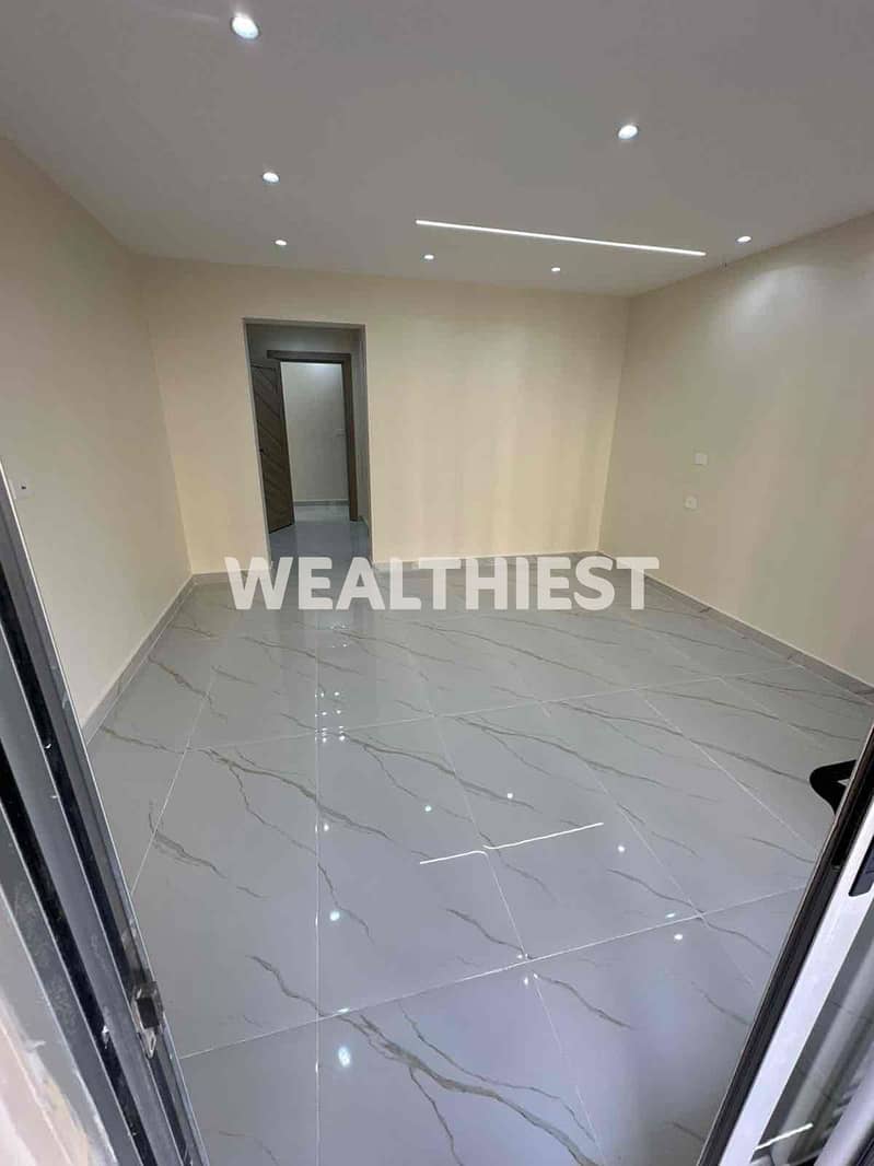 12 ed1468d8-229b-4df0-adb5-e541b86315f9. jpg