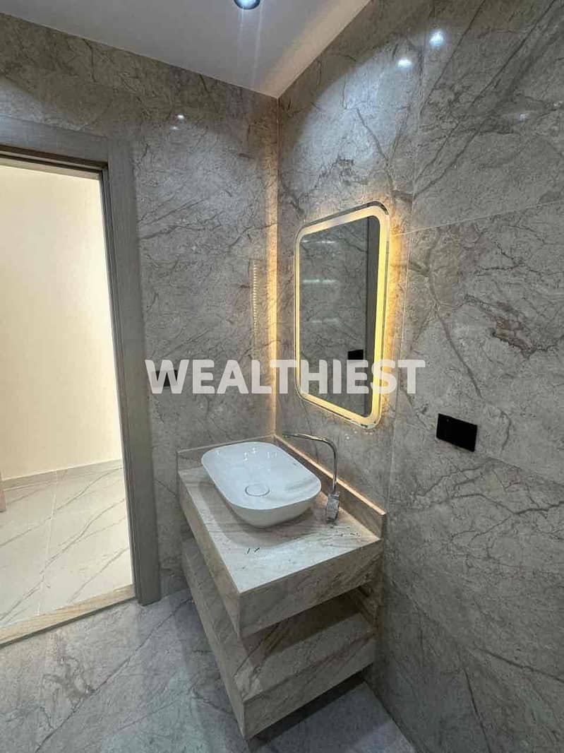 20 e0f04a0c-3b0b-4c3e-992a-e0fe9b89f82b. jpg