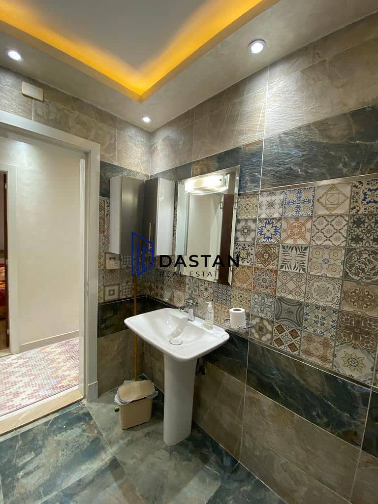 22 c8c43104-fedc-47b1-95d6-8de7f6db73d8. jpeg