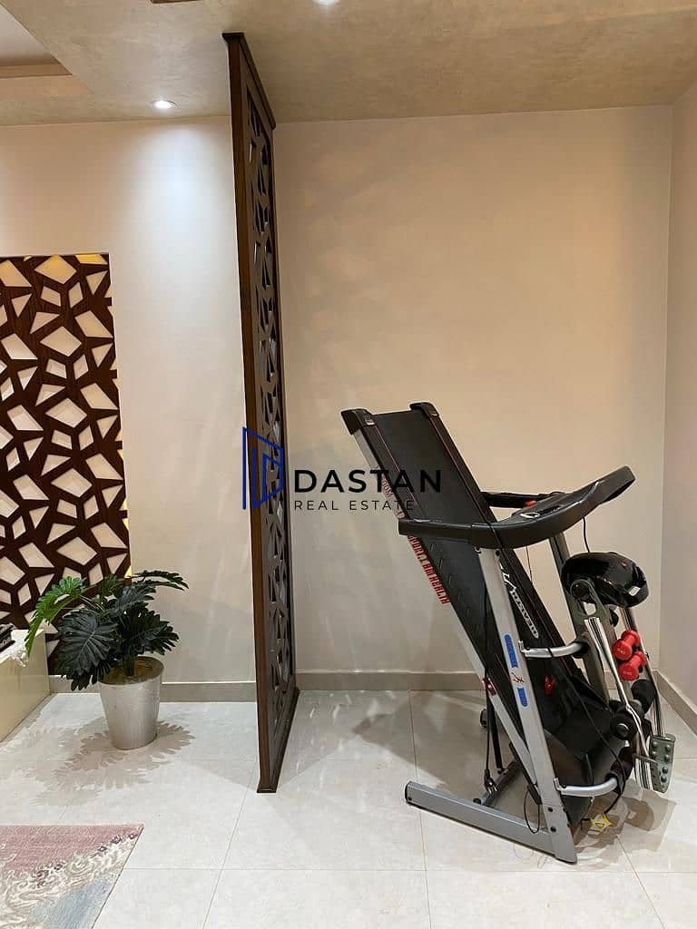 24 d184df7c-997a-4aed-b639-1de020bfbb3c. jpeg