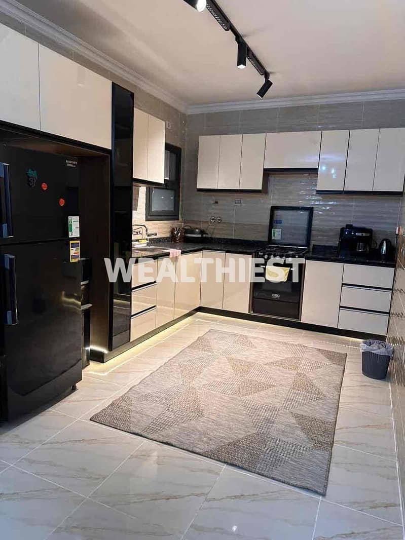 4 2ffecf9c-2808-44ee-a6f2-7990d1e77a3d. jpg