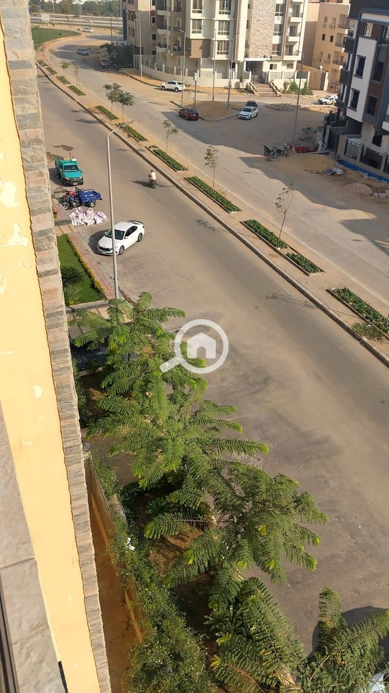 9 b047d7c9-9383-4b5b-9b94-29e8aacf13aa. jpeg