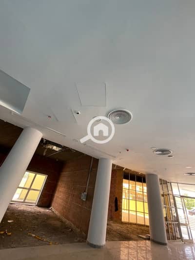 محلات تجارية  للايجار في الشيخ زايد، الجيزة - IMG-20251012-WA0242. jpg