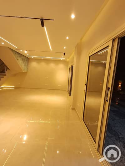 تاون هاوس 4 غرف نوم للايجار في الشيخ زايد، الجيزة - 2146a79c-3093-410d-8b26-7fd87b8996ef. jpg