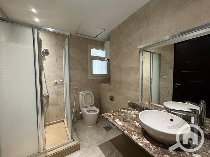 4 WhatsApp Image 2025-12-25 at 3.35. 48 PM (2). jpeg