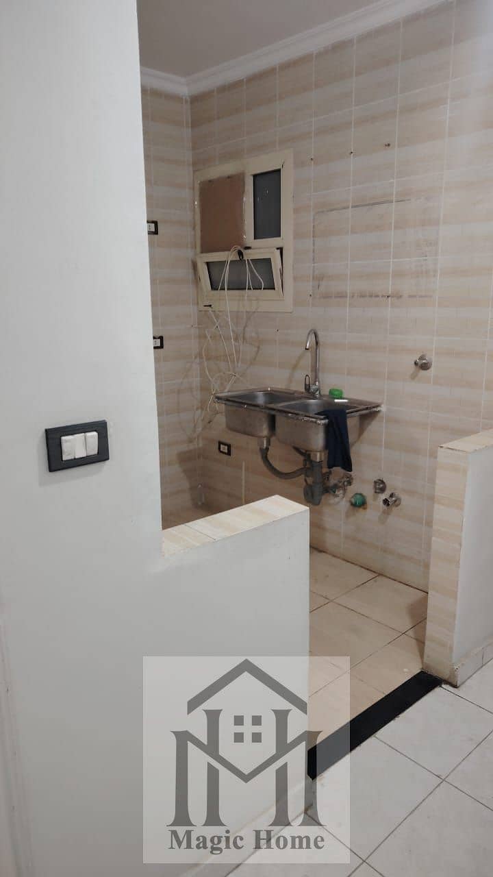 8 42122f10-a478-4b1d-b132-70e838854b66. jpg