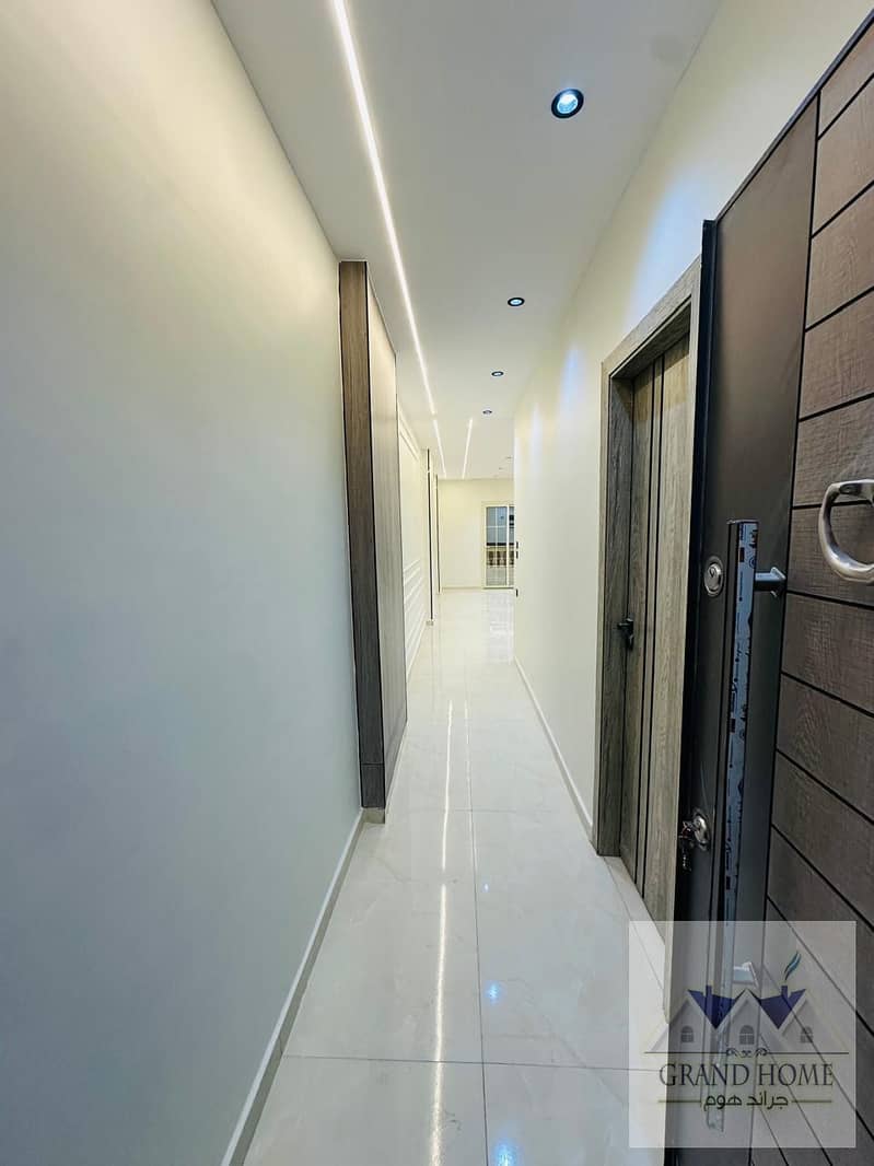 12 cb7ddee4-5254-4d65-8dc5-b977fc59b573. jpg