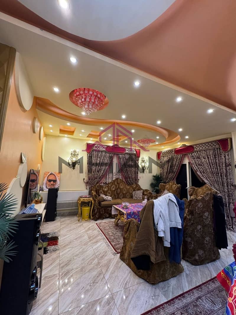 9 photo_5908935243731766075_y. jpg