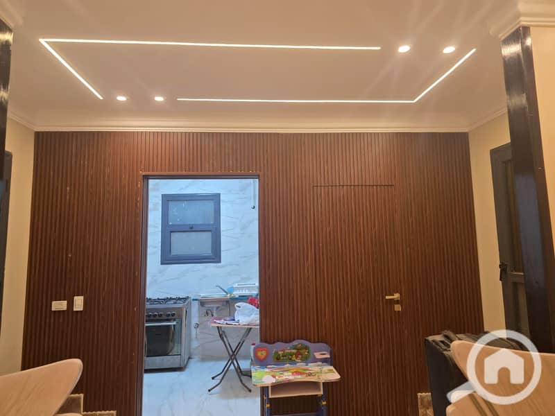 12 abc0c7e9-87a7-4329-ae48-9703bbc2d841. jpg