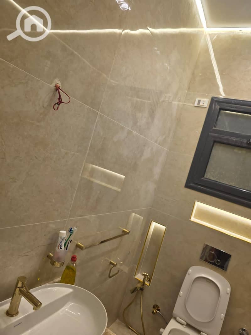 15 d323a9a0-0450-403c-9371-c4f4a38a7f94. jpg