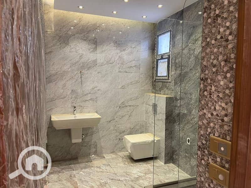 7 9b1734c8-528a-4976-8733-0d03f203ffce. jpg