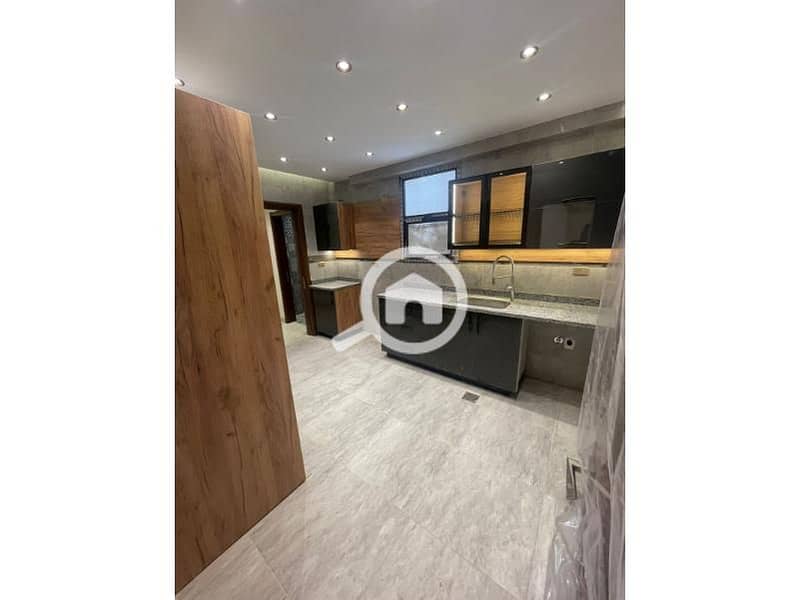 14 d162a033-c07f-4253-b06f-f8c62167a57f. jpg