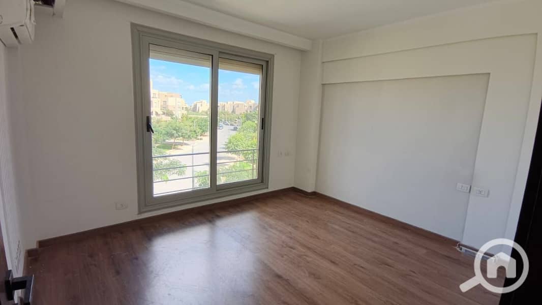 2 0fd06a9f-e6fa-44cb-b251-6e28ea9ed129. jpg