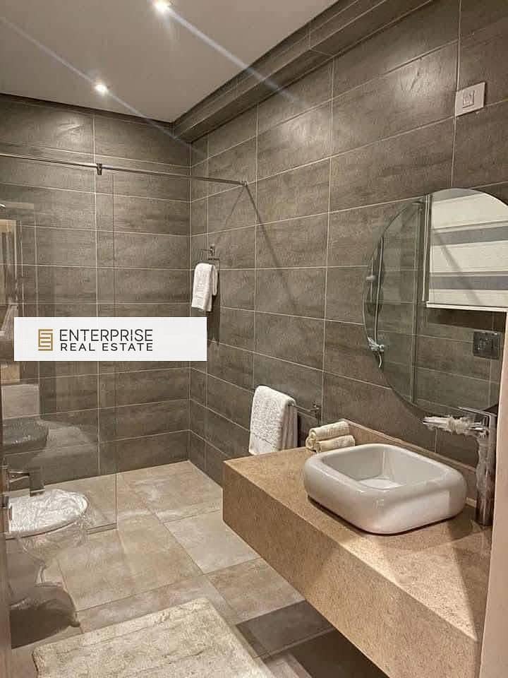 4 WhatsApp Image 2025-11-01 at 22.34. 07_8e8f3c5a. jpg