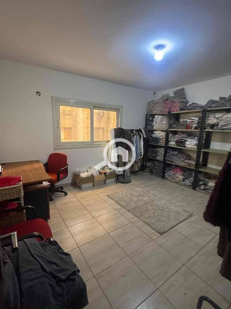 11 4568ee85-40e9-4e63-a952-e74f0a725c3b. jpg