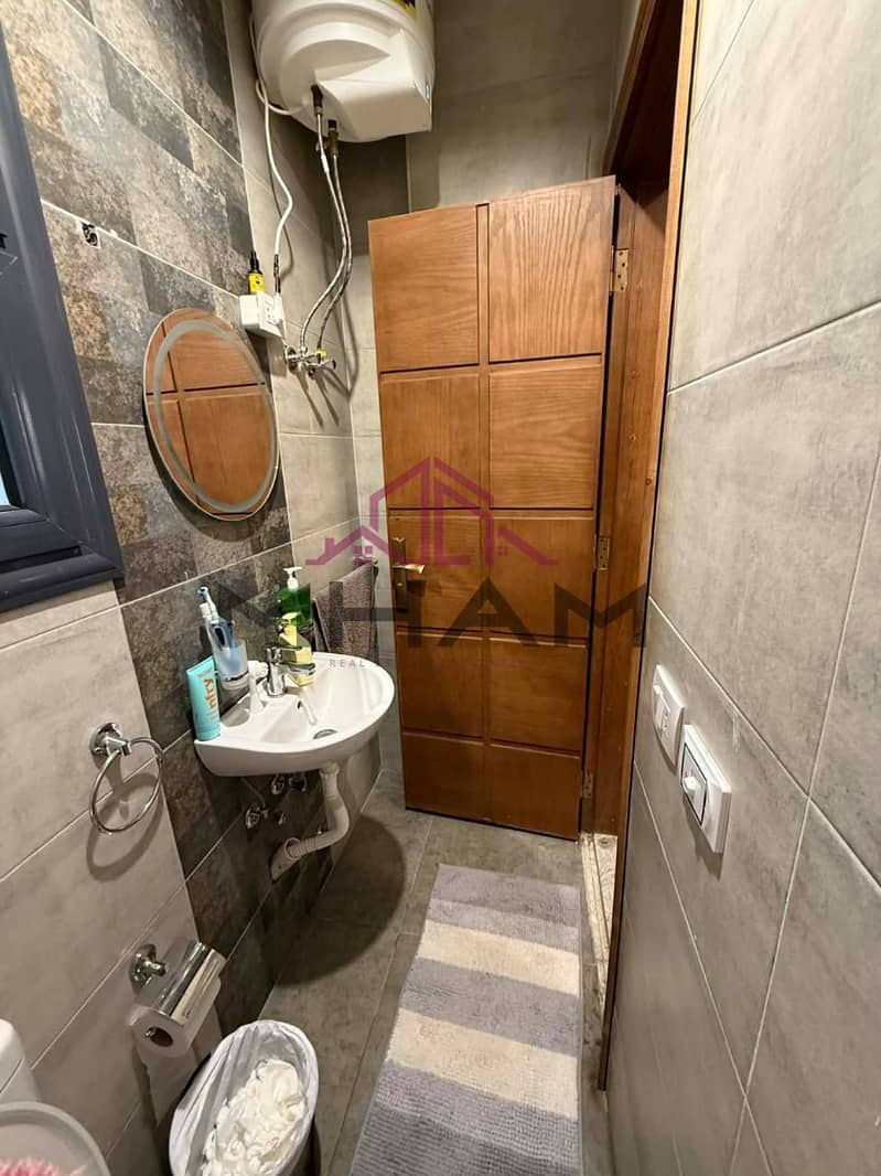 7 photo_5944784141750569949_y. jpg