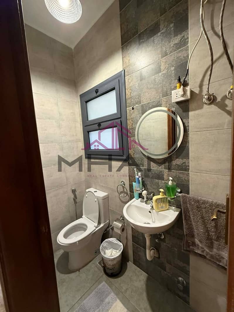 21 photo_5944784141750569965_y. jpg