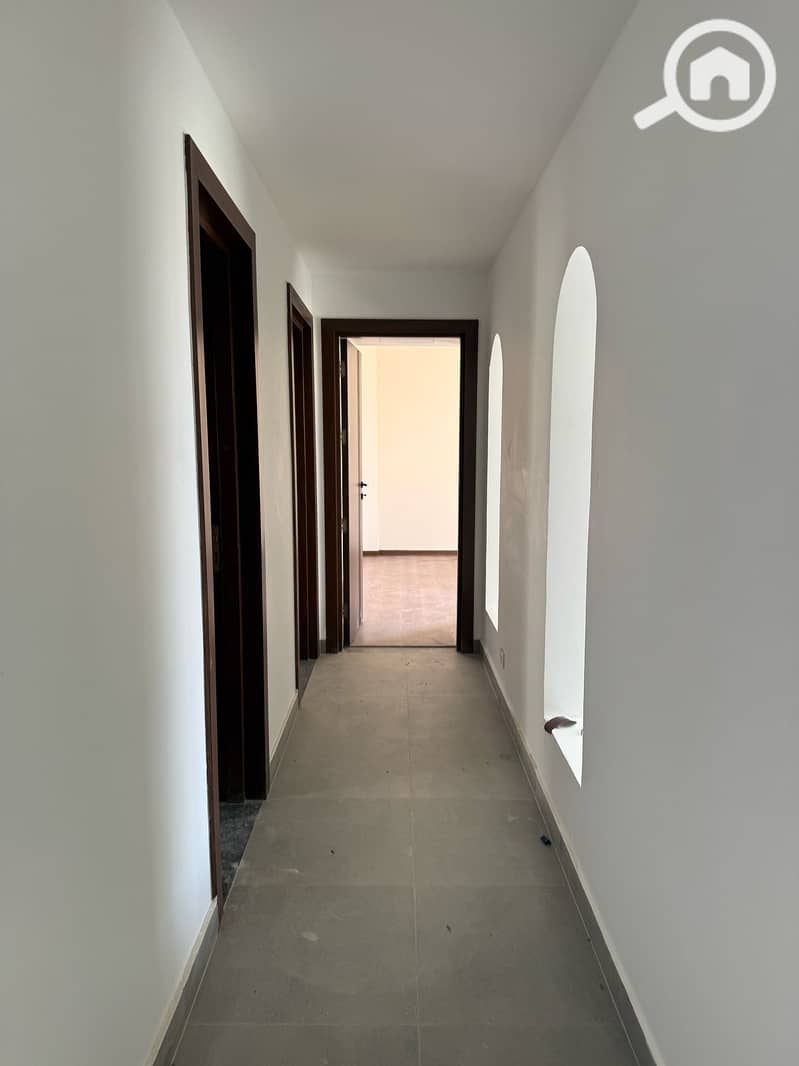 3 2c45b834-c181-46ca-8ef0-b8684a4e51c5. jpg