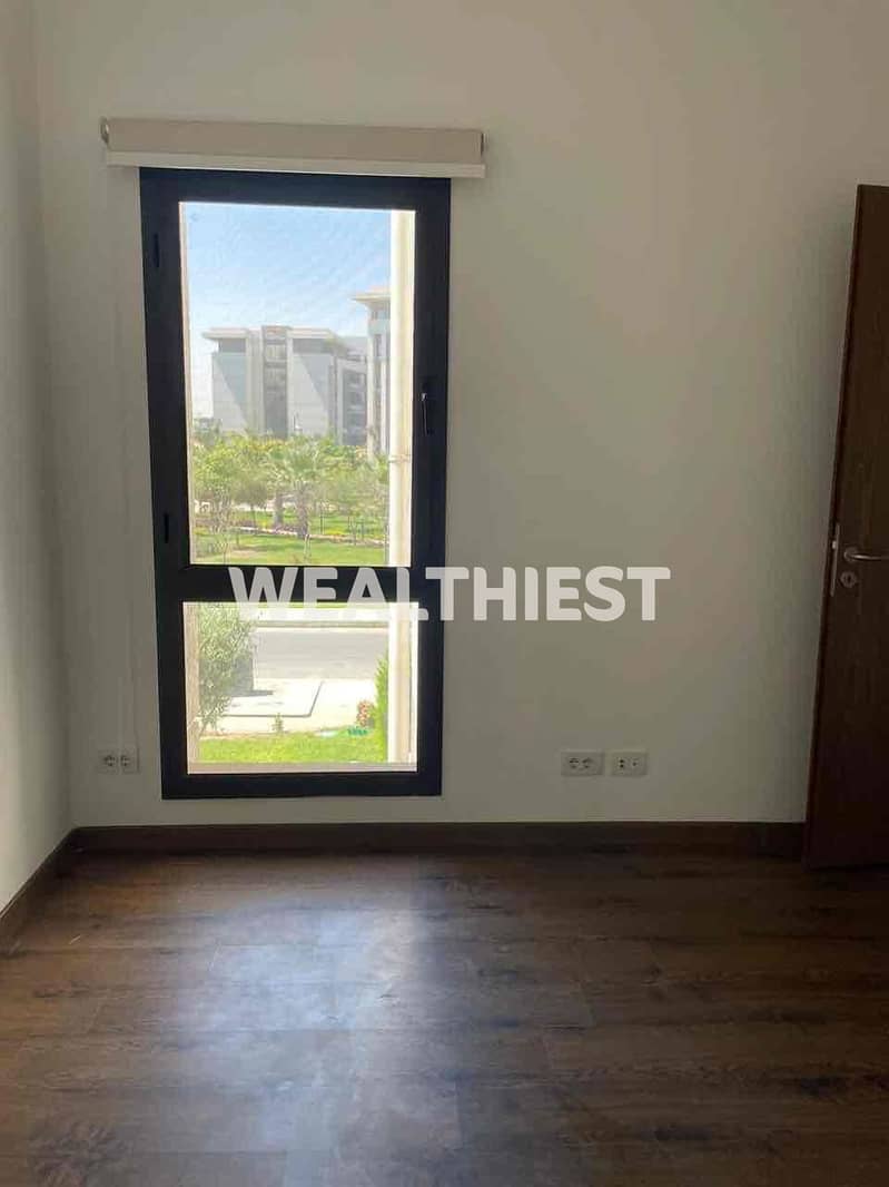 10 e3336855-9452-43a1-8094-b45c9a1f0a87. jpg