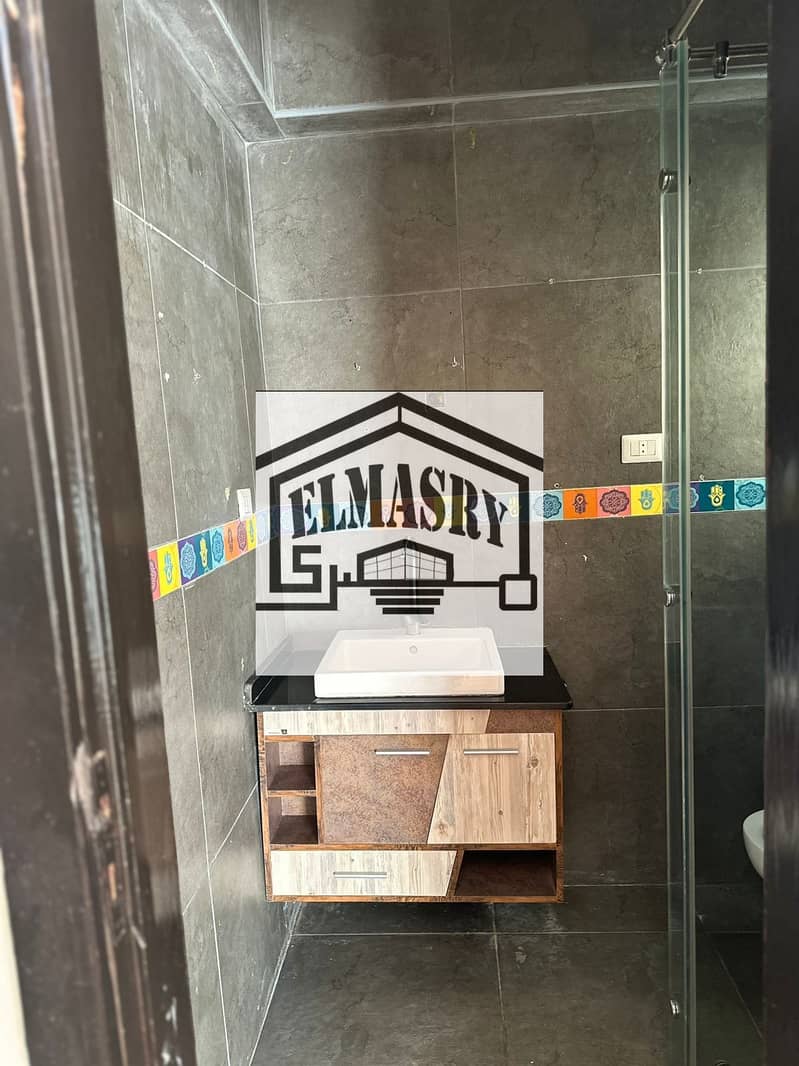 28 f03b6f49-6ef2-48ed-a4f5-7d7d216d3e86. jpg