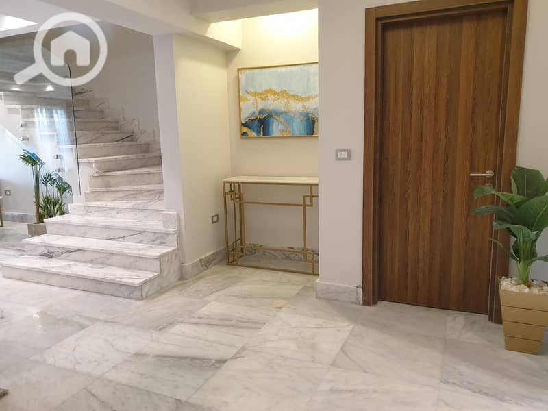 4 7c4f552a-aaef-454e-ac57-0608b598ead7. jpeg