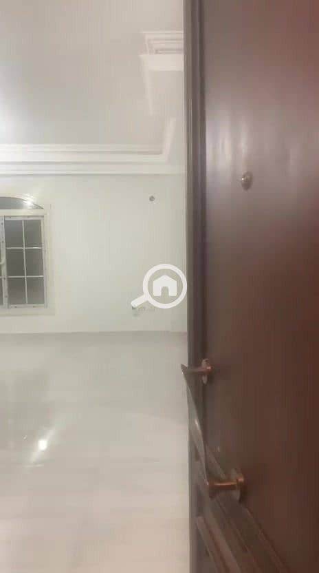 38 baa0eeb7-cad5-4a80-86fe-f78c3b5f63ce. jpg