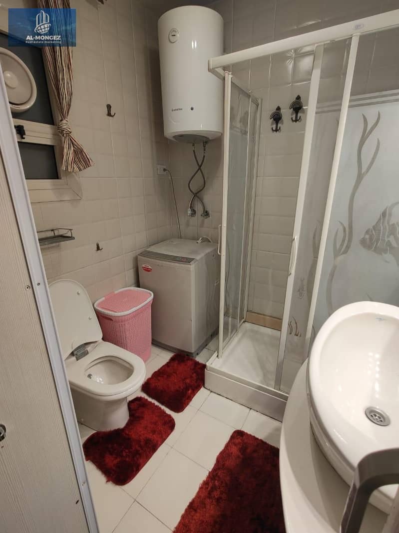 12 b075dd3e-ed9c-4cd6-9997-a51460762f09. jpg