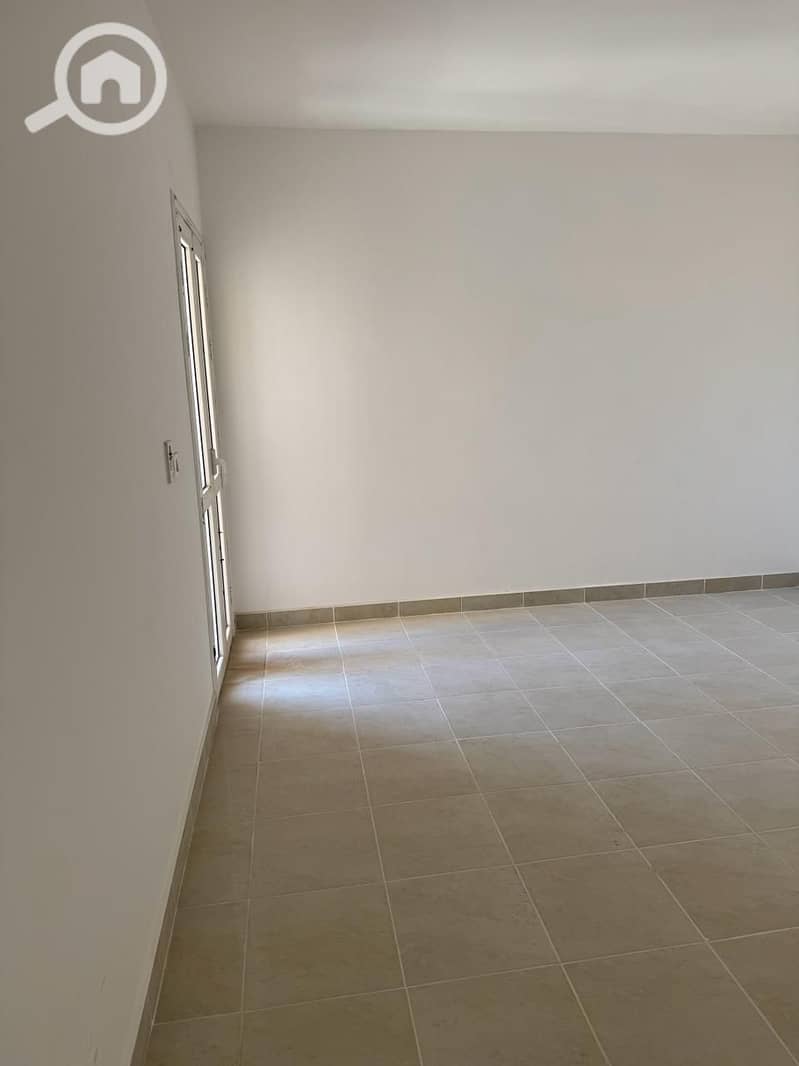 4 a75e1477-4d60-4dee-afb4-65d29a222f5d. jpeg