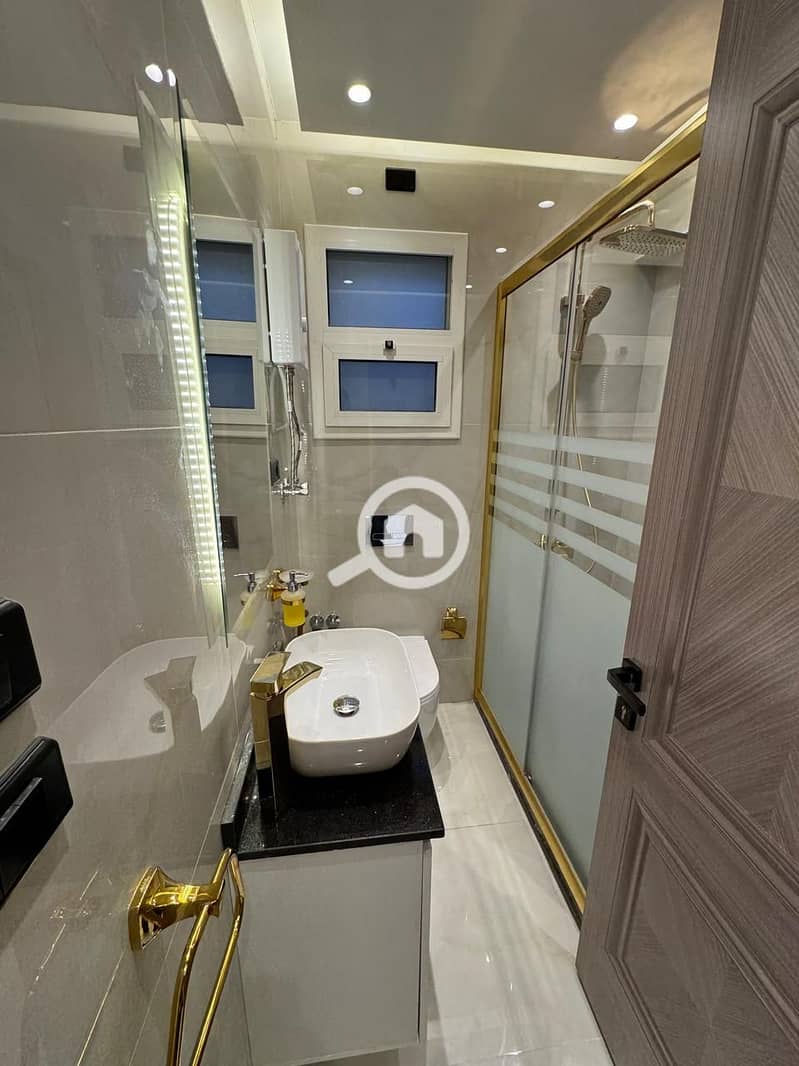 10 f54ec761-679a-4351-8bdd-15b9291d8a78. jpeg