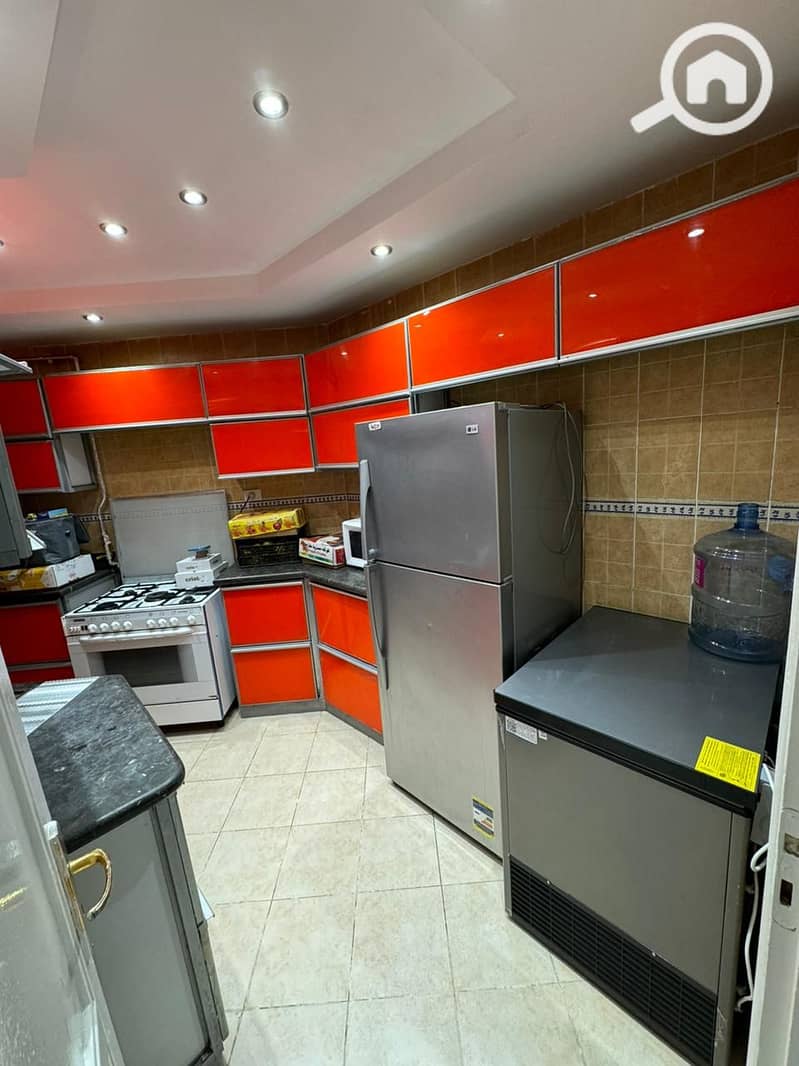 7 7027715b-da00-4eec-950c-d20f3c342805. jpeg