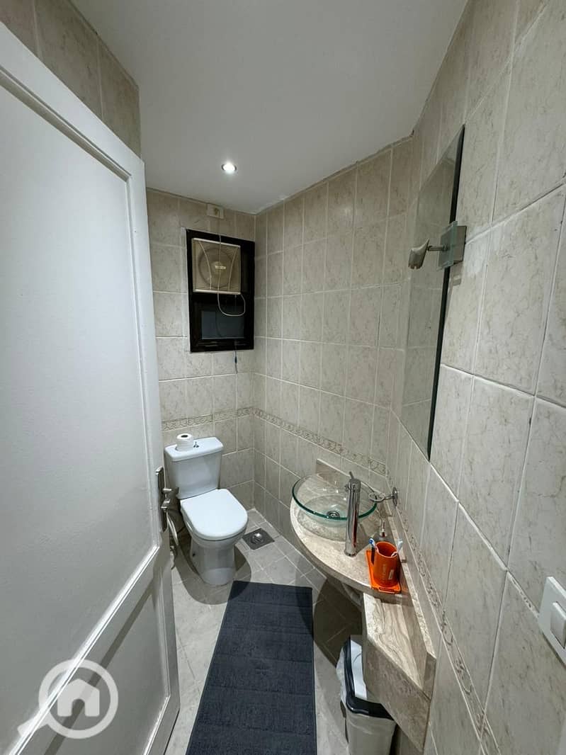 9 b5cc5985-5e9c-4554-9c5b-c56a44cf2bb0. jpeg