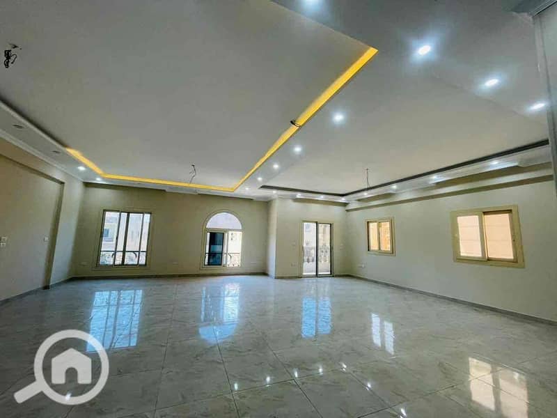 2 e3e0fb4a-8e12-45ab-b6f0-35c73d67d1bd. jpg