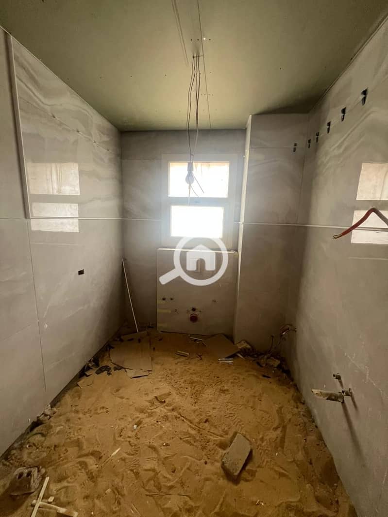 4 WhatsApp Image 2025-12-14 at 5.20. 07 PMhguy. jpeg