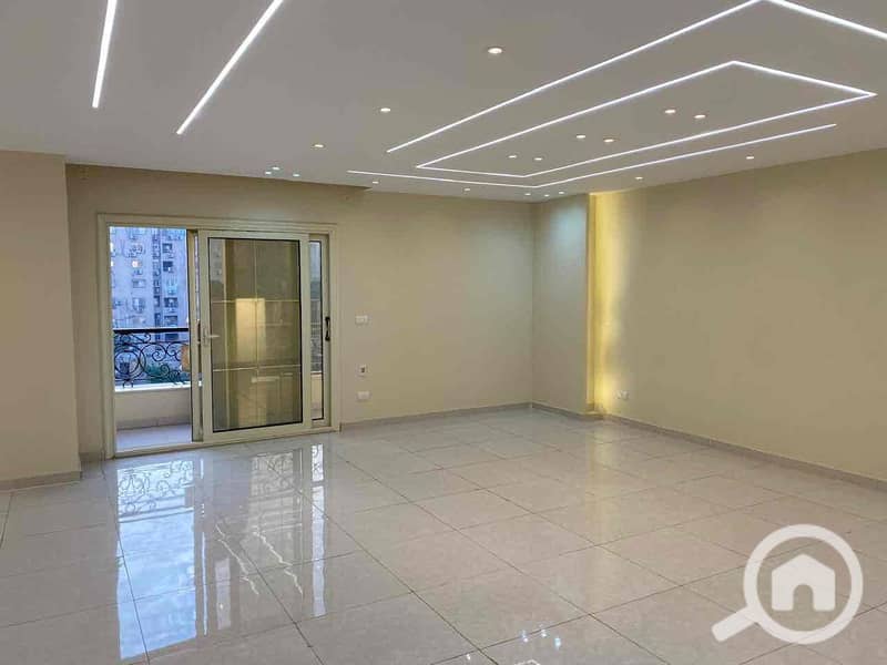 2 b735c275-418c-4084-9efd-353495c3796e. jpg