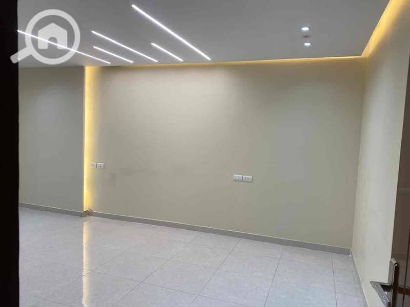 10 91b5a270-43ca-4a90-bd75-61f7659dbf6a. jpg