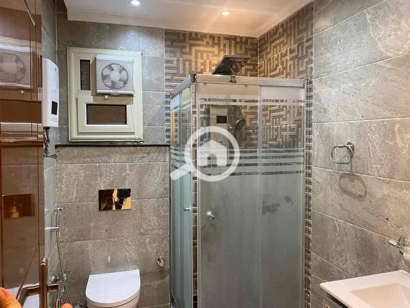 12 438865aa-a87f-4f85-a479-0d8495cc5242. jpg