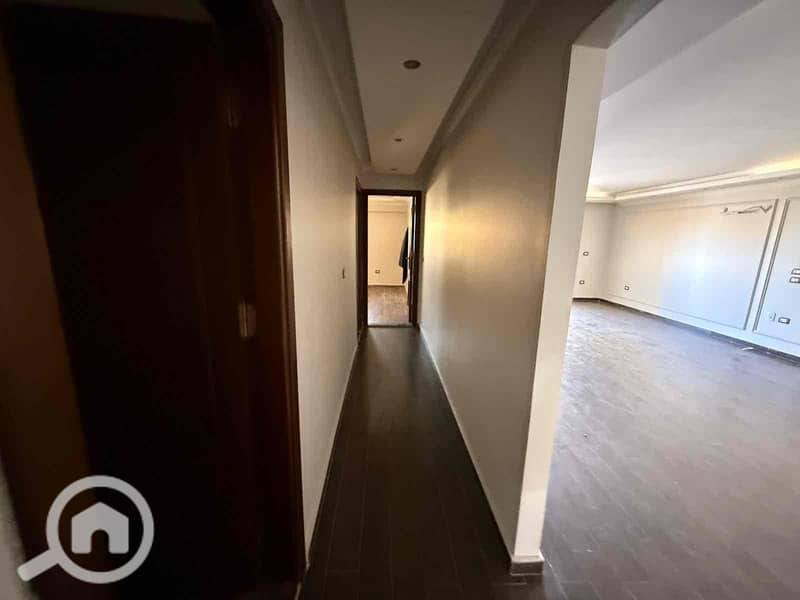 12 f09a8a84-6f47-4d61-94ce-7e0d9afef446. jpg