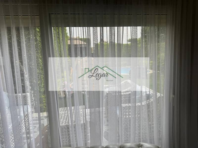 10 e264c592-fe4d-4df1-851f-294dc09ff4be. jpg