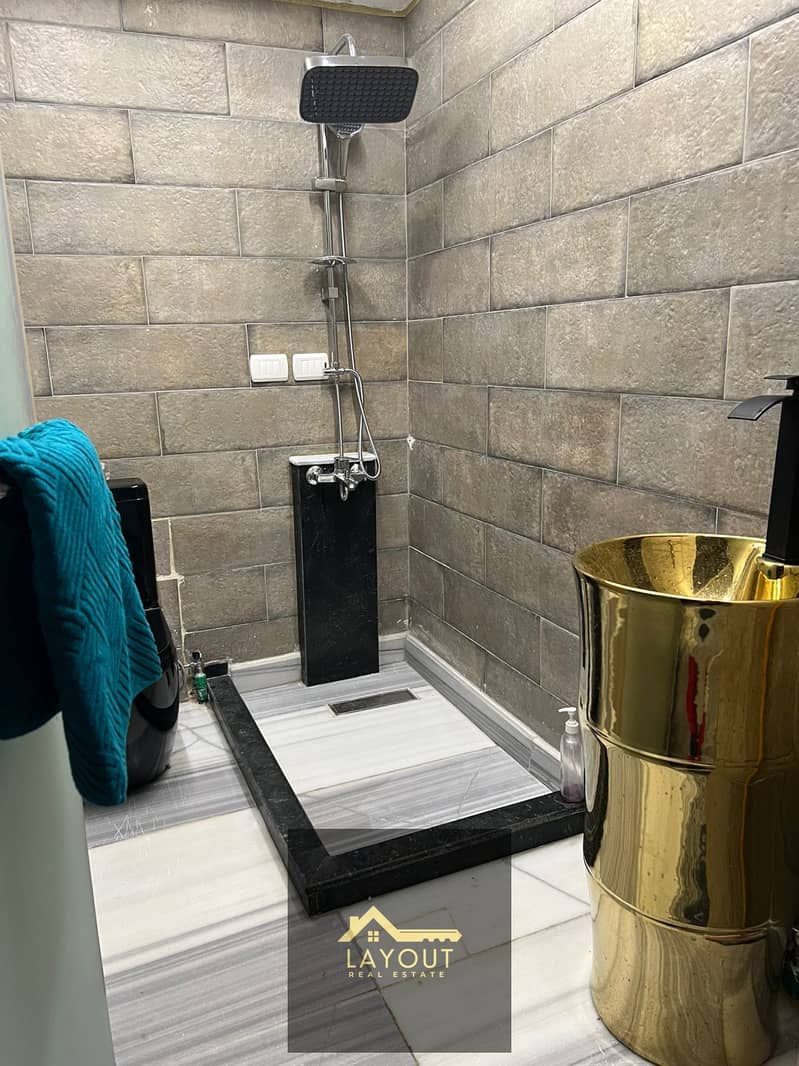 5 c529340d-d8f7-4249-8e32-7a05690495d5. jpg