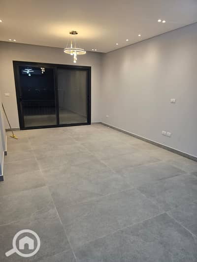 شقة 3 غرف نوم للايجار في الشيخ زايد، الجيزة - IMG-20260104-WA0017. jpg