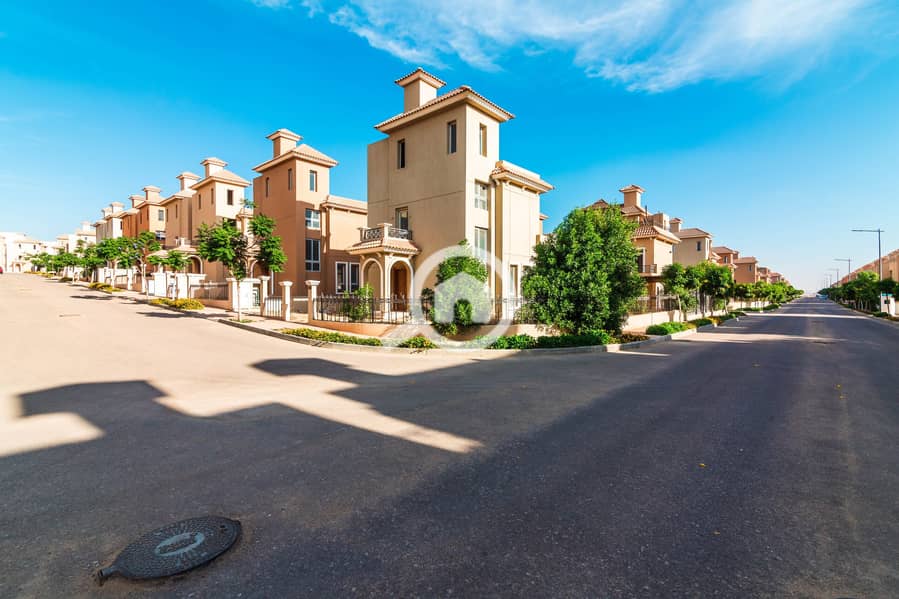 9 Nyoum-October-ADH-Porto-5-1-scaled (1). jpg