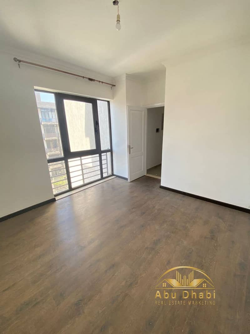 4 bf00a855-3deb-407a-99c3-613ed4b06bde. jpg