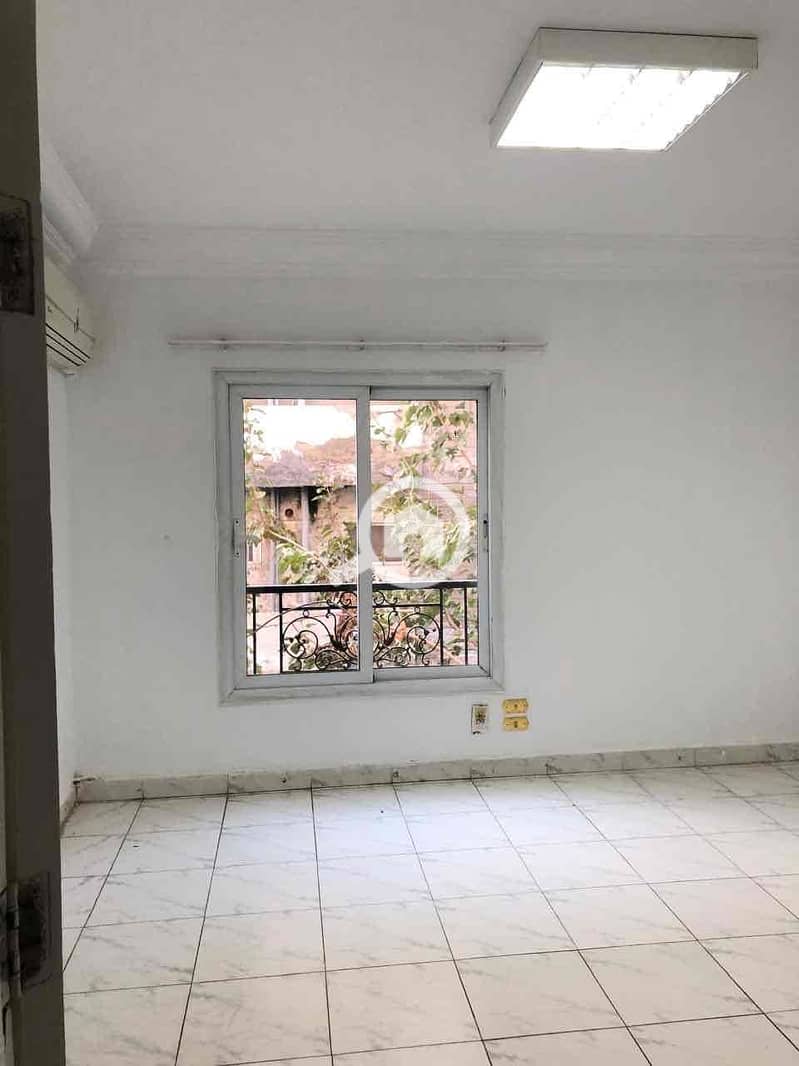 35 f307add4-6899-4a18-a566-f751d41a865d. jpg