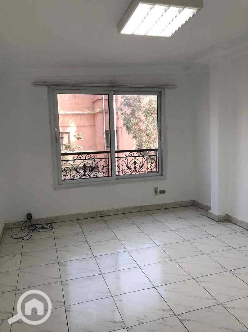 43 b710c717-8aa1-45d1-b5bb-a5261ee2f3e9. jpg