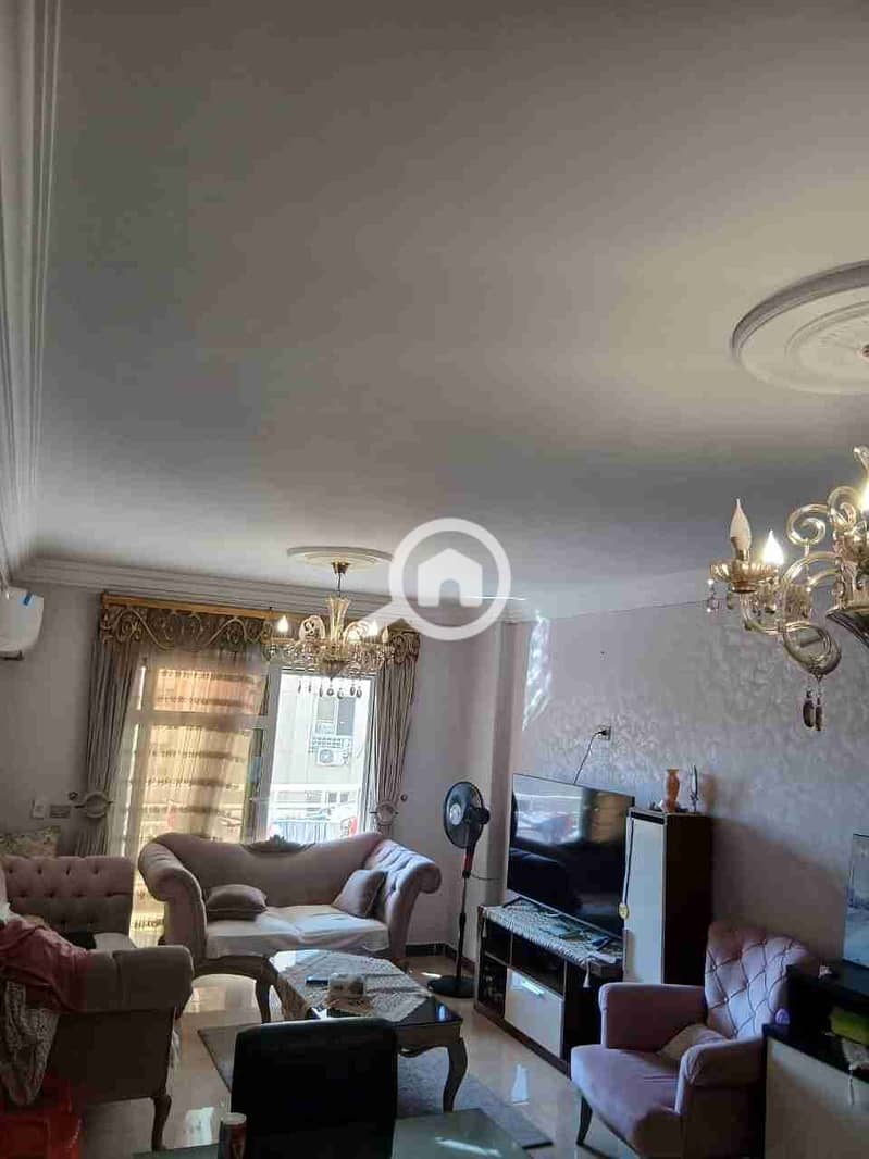 1000582125. jpg 1000582125. jpg