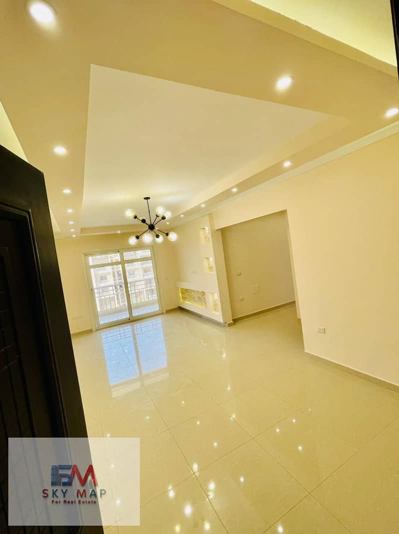 8 e087dc79-34b8-4767-8d5d-cb1c9a8c9b9d. jpg