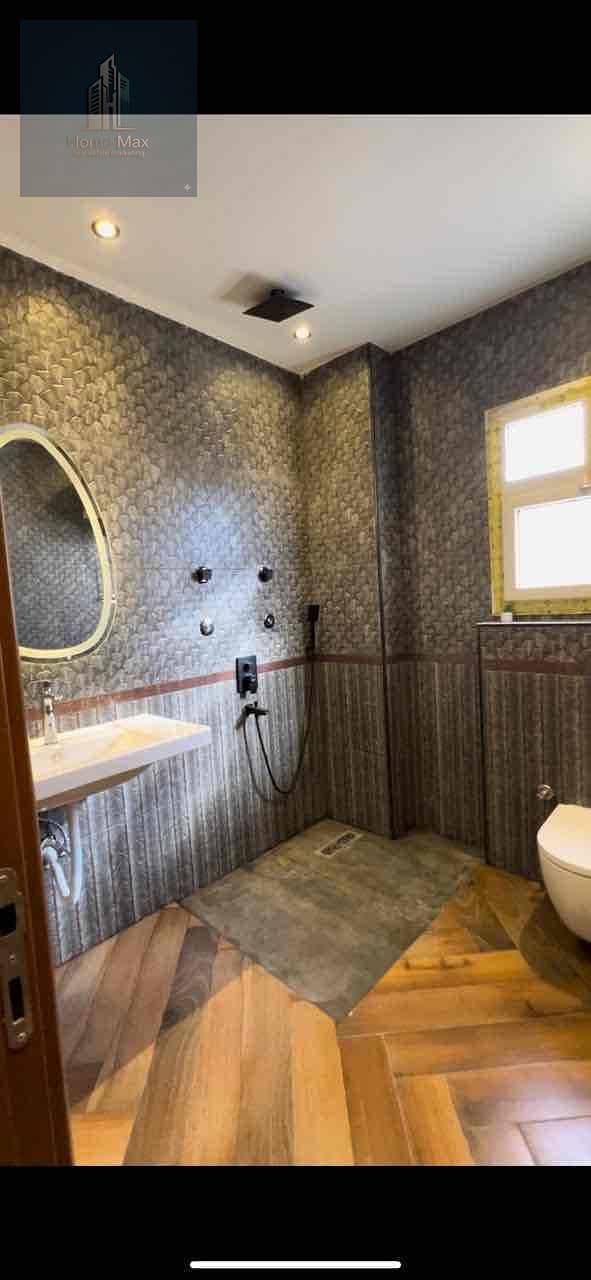 10 7209031e-ae6f-4155-a1e4-8c4a231fd484. jpg